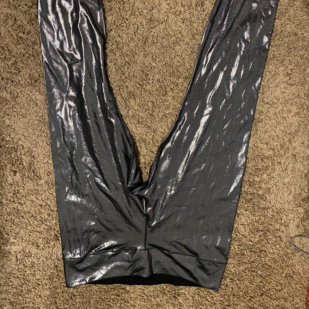 Nike metallic workout leggings